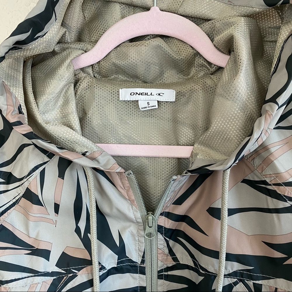 O’Neill Shifting Tides Palm Water Resistant Jacket - Picture 2 of 8